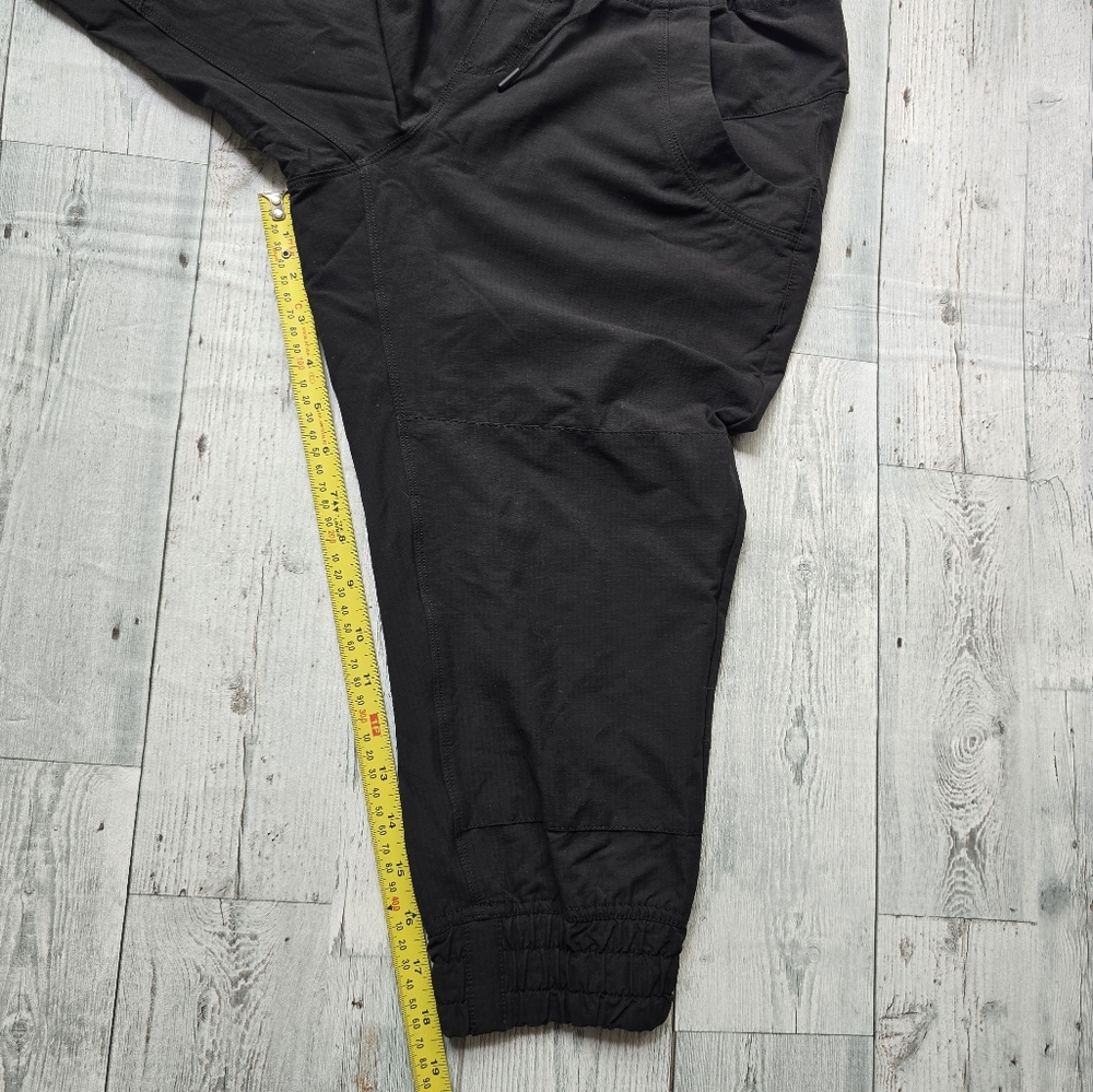 MEC Capri Black Cropped Pants Womens Size 4 - Picture 12 of 13